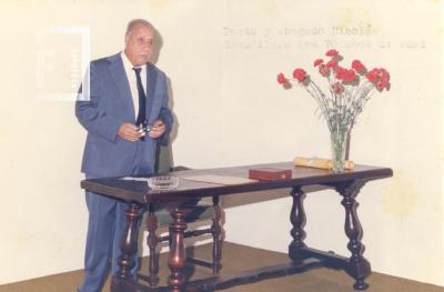 Nicolás Semorile, poeta, en Colegio de Escribanos