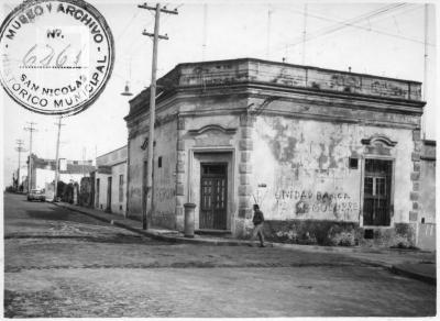 Guruciaga y Guardias Nacionales, esquina Oeste