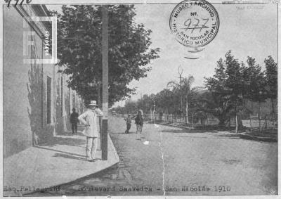 Boulevar Saavedra (hoy Av. Savio) esquina Pellegrini