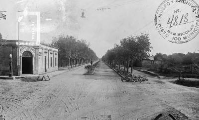 Francia esquina Alberdi, hacia el Cementerio