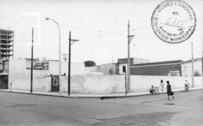 Av. Savio y Nación, esquina sur