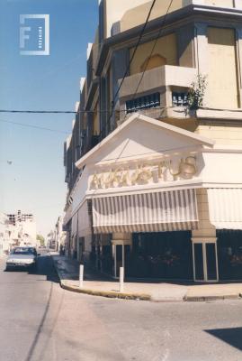 Esquina sur de Italia y Nación, Augustus