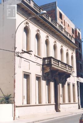 Frente del edificio del Hogar San Hipólito