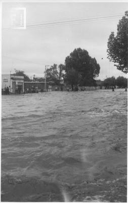 Av. Alberdi desde Francia hacia el sur