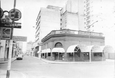 Mitre y Sarmiento, esquina oeste