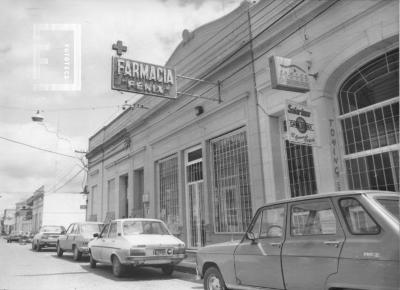 Farmacia //Fenix// y Canal 2, calle Garibaldi 279-281