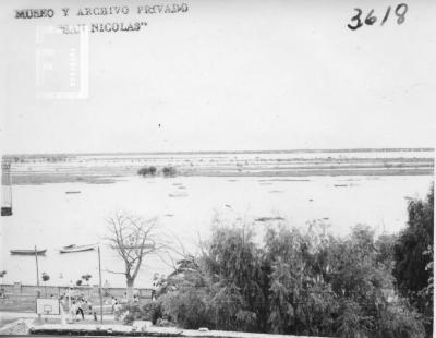 Club de Regatas y el río, desde el balcón de calle de la Nación