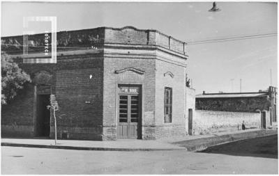Casa de calle Mitre esquina Lamadrid