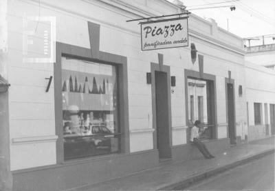 Calle Don Bosco entre Nación y Pellegrini, vereda par