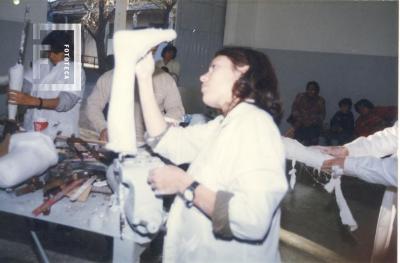 Escultores trabajando