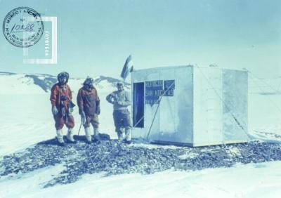 Refugio //San Nicolás// en la Antártida Argentina, creado por el Capitán García, nicoleño, el 31-5-1963