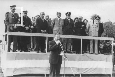 Inauguración Busto Cnel. Somoza en Plazoleta de Costanera y Lavalle. Prof. Duilio Cámpora