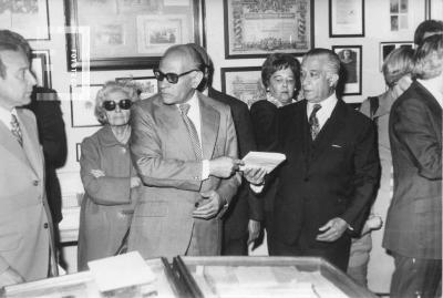 Entrega del libro //Cnel. Juan Lucio Somoza// al Sr. Ricardo Somoza, en Museo Municipal