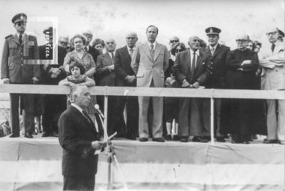 Inauguración Busto Cnel. Somoza en Plazoleta de Costanera y Lavalle. Sr. Ricardo F. Somoza