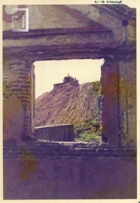 Villa Pulmón. El peñón desde la casa de bombas de agua.