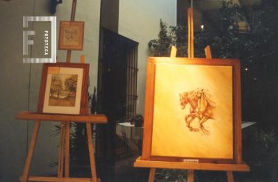 Muestra de cuadros en la Casa del Acuerdo