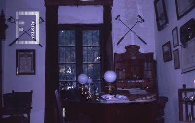 Estancia La Esperanza, Conesa. Escritorio y biblioteca.