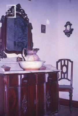 Estancia La Esperanza, Conesa. Toilet, tocador