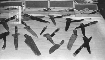 Cuchillos fabricados por el artesano Roberto Rovea