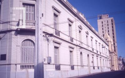 Edificio de Tribunales, hacia la Catedral
