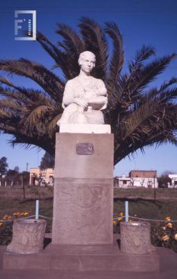 Monumento a la Madre, Conesa