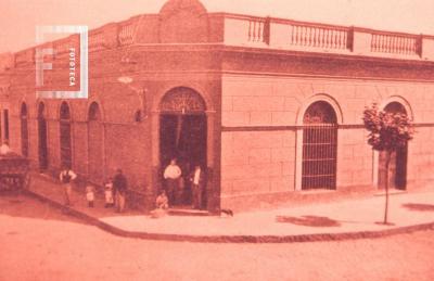 Esquina de Belgrano y Sarmiento, año 1905
