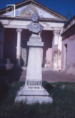 Busto de Rivadavia, Logia Masónica