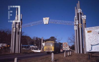 Arco entrada a San Nicolás, 1969