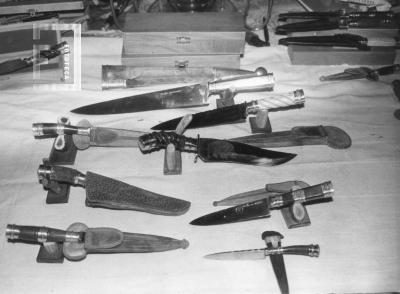 Cuchillos fabricados por el artesano Roberto Rovea