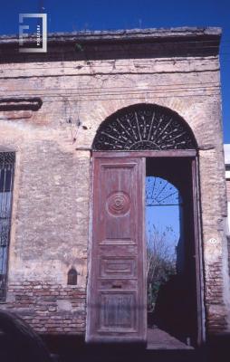Casa de calle Sarmiento 170, entre Lavalle y Guruciaga