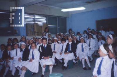 Escuela María Auxiliadora, alumnos de 4º grado, durante proyección diapositivas por G. S. Chervo