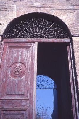 Casa de calle Sarmiento 170, entre Lavalle y Guruciaga