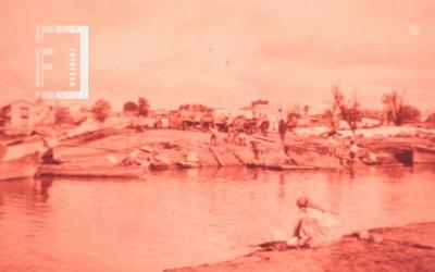 Lavanderas en el río, año 1905