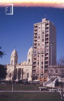 Catedral y edificio