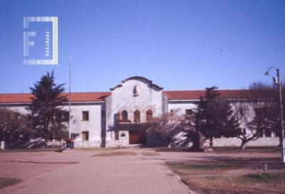 Escuela Normal, desde la plaza