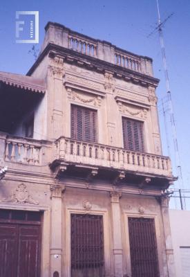 Calle Pellegrini, próxima a Colón