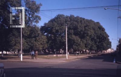 Plaza Sarmiento, calle España y Rivadavia