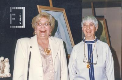 Edith Guiard Grenier y hna. en exposición