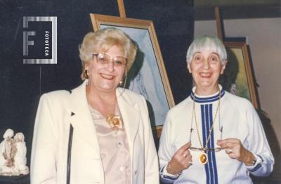Edith Guiard Grenier y hna. en exposición
