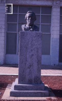 Monumento a Alberdi, ENET 2 (hoy Escuela de Arte)