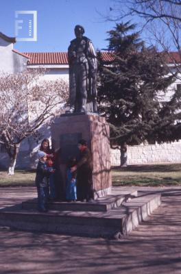 Monumento a Moreno, plaza 23 de Noviembre