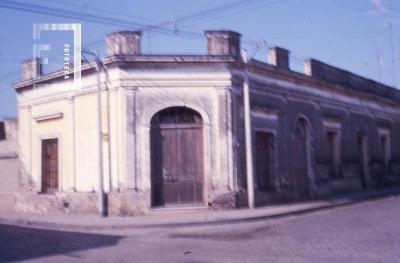Ex Almacén de Castillo, Ameghino y Rivadavia, esquina Este