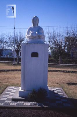 Monumento a la Madre, La Emilia