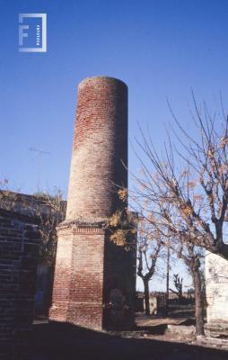Villa Hermosa, es Fábrica de Papel, restos chimenea