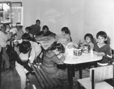 Hogar San Luis Gonzaga, niños en el comedor