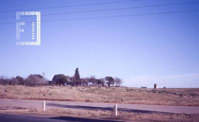 Vista hacia el sudoeste desde la entrada norte a San Nicolás