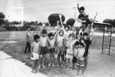 Hogar San Luis Gonzaga, niños en el patio