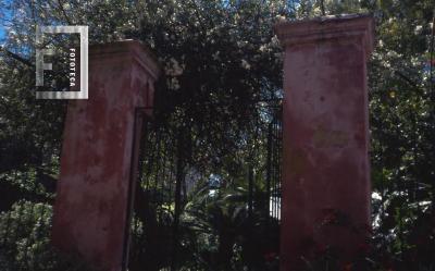 Museo Municipal. Portal entrada al jardín