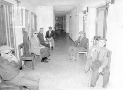Hogar del Carmen, abuelos
