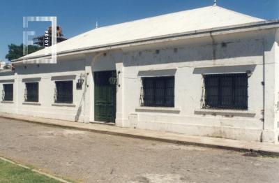 Edificio Asociación Cultural Sanmartiniana (antigua Administración de Puerto)